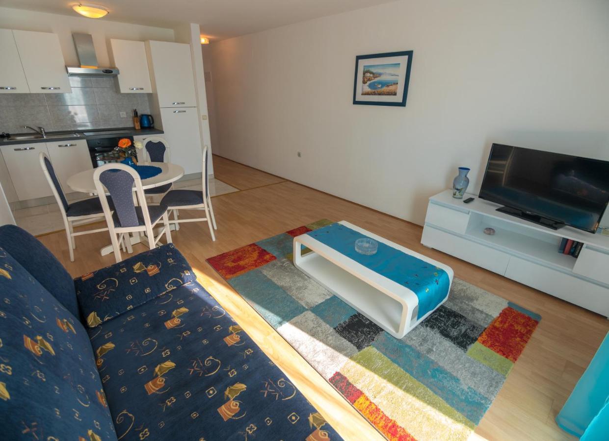 Apartments Bene Banjol Екстер'єр фото