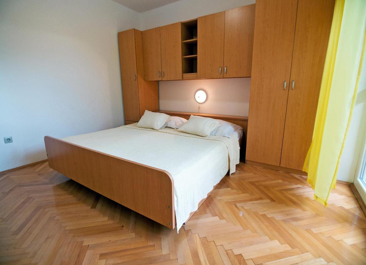 Apartments Bene Banjol Екстер'єр фото