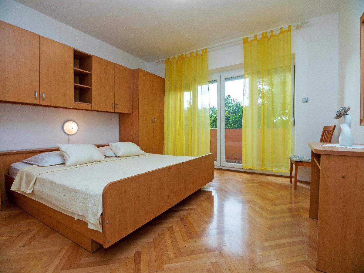 Apartments Bene Banjol Екстер'єр фото