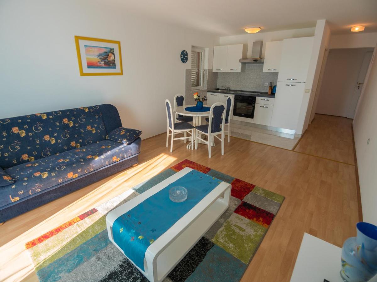 Apartments Bene Banjol Екстер'єр фото
