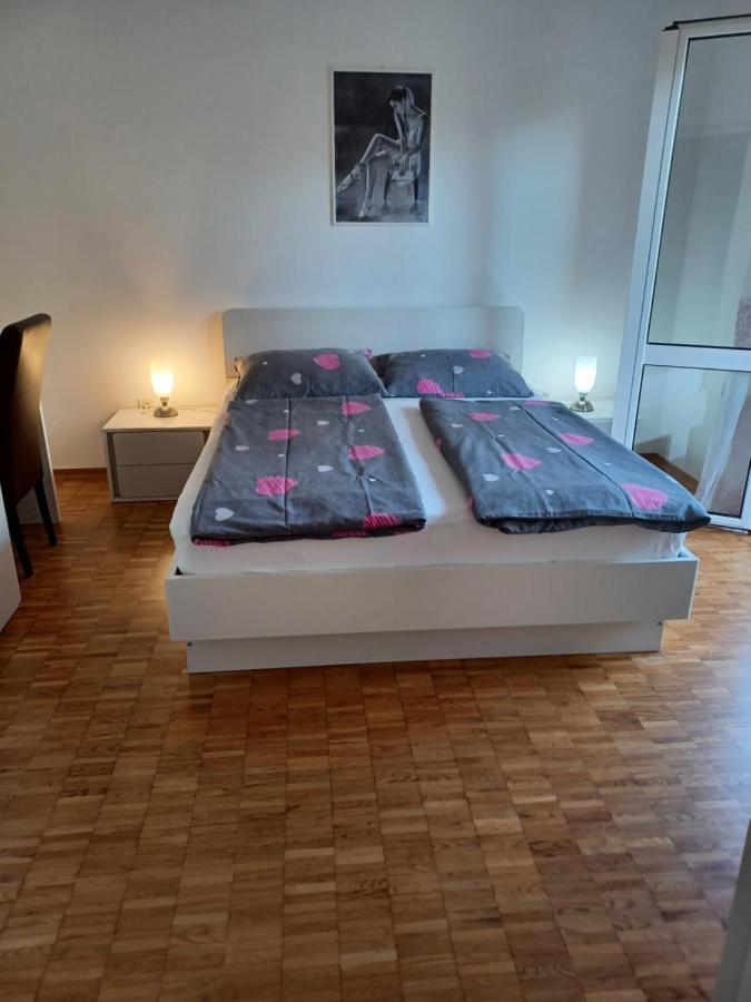 Apartments Bene Banjol Екстер'єр фото