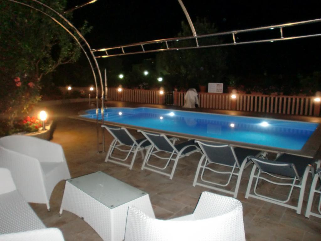 Apartments Bene Banjol Екстер'єр фото