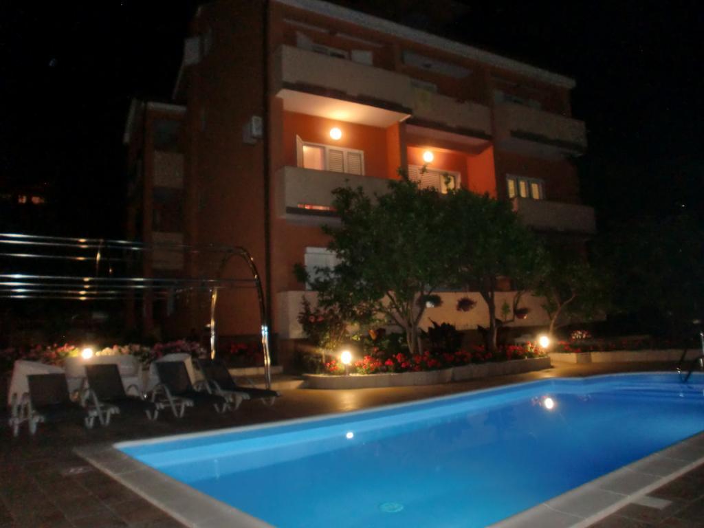 Apartments Bene Banjol Екстер'єр фото