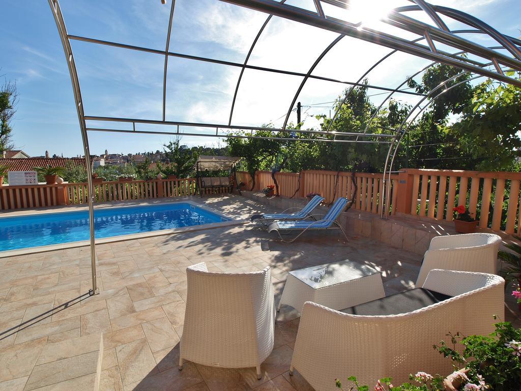 Apartments Bene Banjol Екстер'єр фото